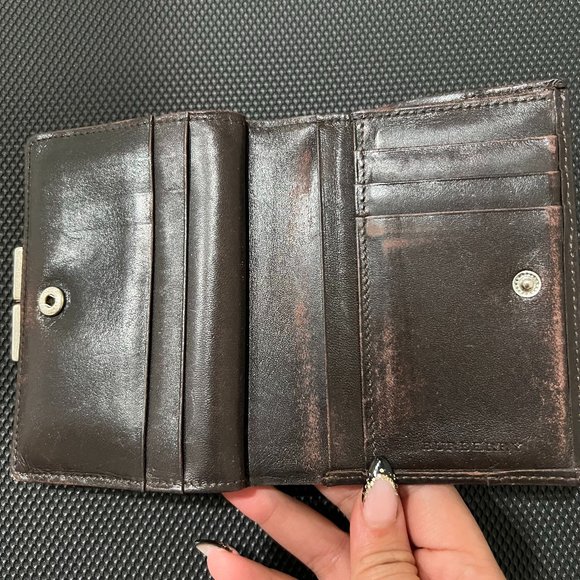 Burberry Nova Check Kiss Lock Wallet - Picture 5 of 9